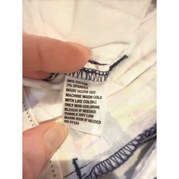 Crown and Ivy Women's Navy Elephant Print Cotton Blend Shorts Size 4 NWT - Picture 5 of 5